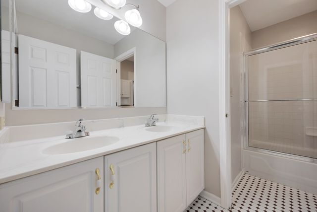1451 Richmond Lane, Algonquin, IL 60102