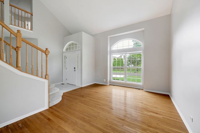 1451 Richmond Lane, Algonquin, IL 60102