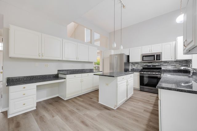 1451 Richmond Lane, Algonquin, IL 60102
