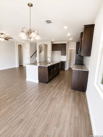 160 Sambar Main, Schertz, TX 78108