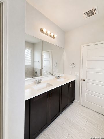 160 Sambar Main, Schertz, TX 78108