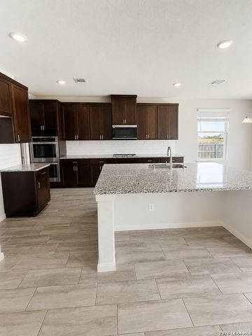 160 Sambar Main, Schertz, TX 78108