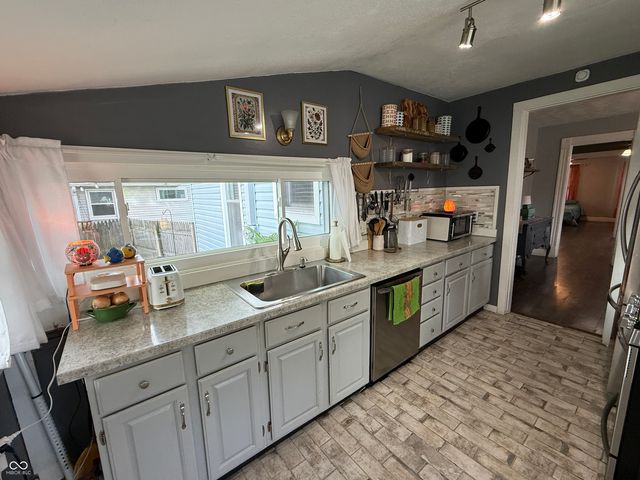 925 N West Street, Lebanon, IN 46052