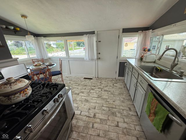 925 N West Street, Lebanon, IN 46052