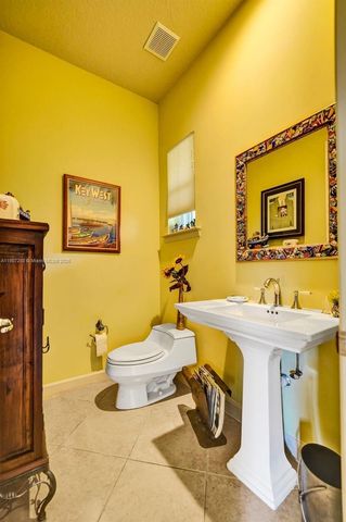 1385 Harbor Vw E, Hollywood, FL 33019