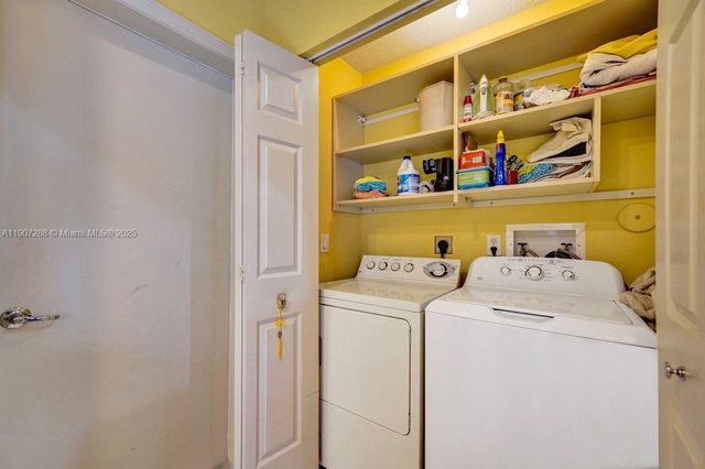 1385 Harbor Vw E, Hollywood, FL 33019