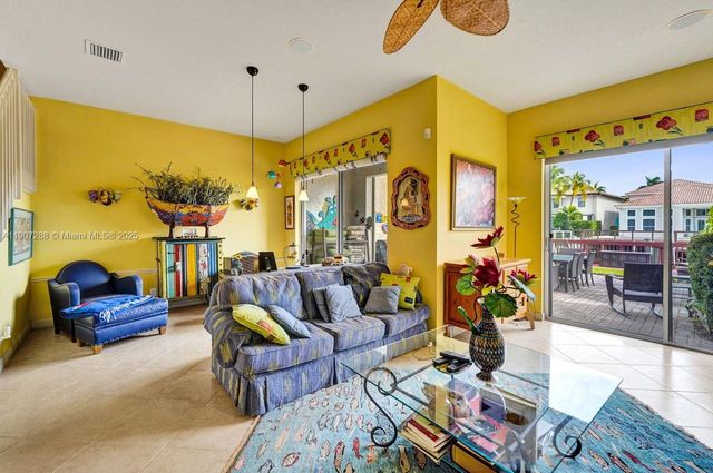 1385 Harbor Vw E, Hollywood, FL 33019