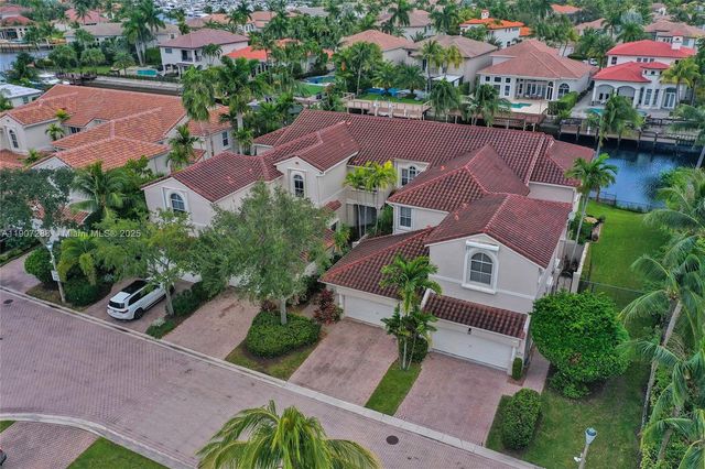 1385 Harbor Vw E, Hollywood, FL 33019