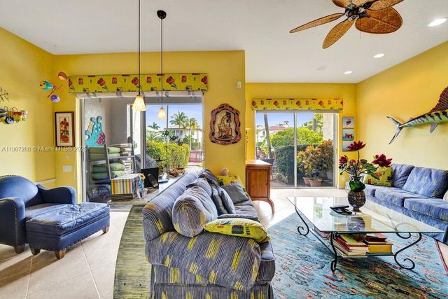 1385 Harbor Vw E, Hollywood, FL 33019