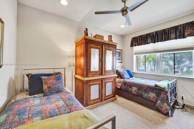 1385 Harbor Vw E, Hollywood, FL 33019