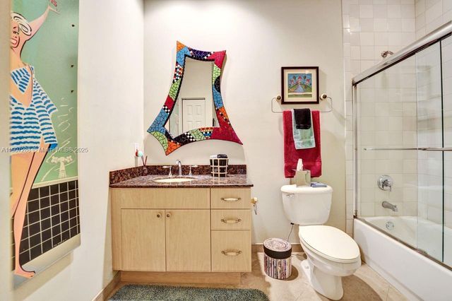 1385 Harbor Vw E, Hollywood, FL 33019