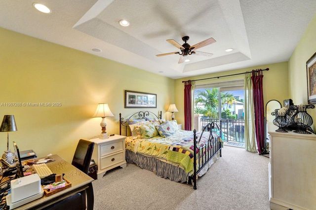 1385 Harbor Vw E, Hollywood, FL 33019