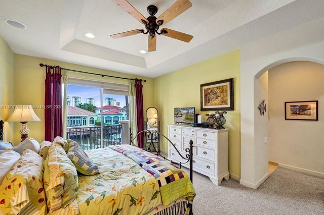 1385 Harbor Vw E, Hollywood, FL 33019