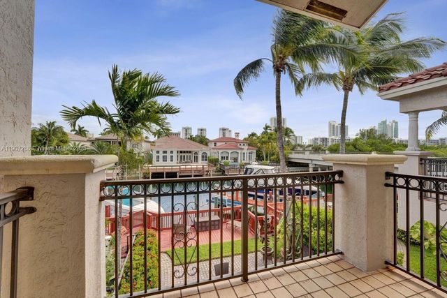 1385 Harbor Vw E, Hollywood, FL 33019