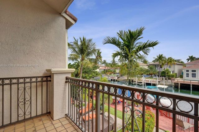 1385 Harbor Vw E, Hollywood, FL 33019