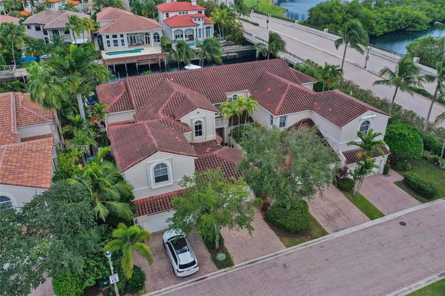 1385 Harbor Vw E, Hollywood, FL 33019