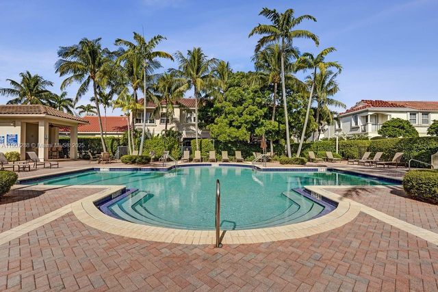 1385 Harbor Vw E, Hollywood, FL 33019