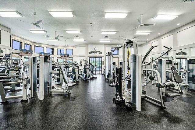 1385 Harbor Vw E, Hollywood, FL 33019