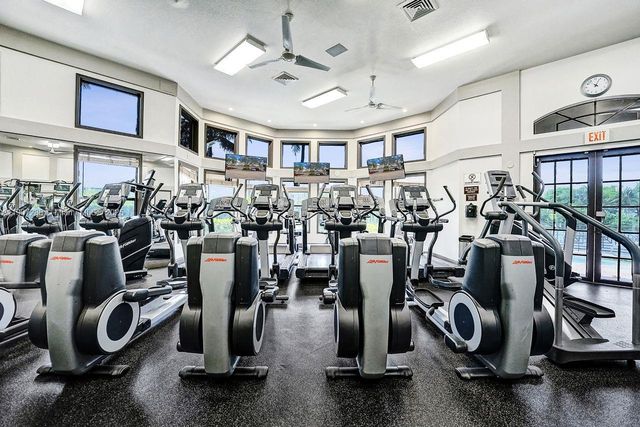 1385 Harbor Vw E, Hollywood, FL 33019