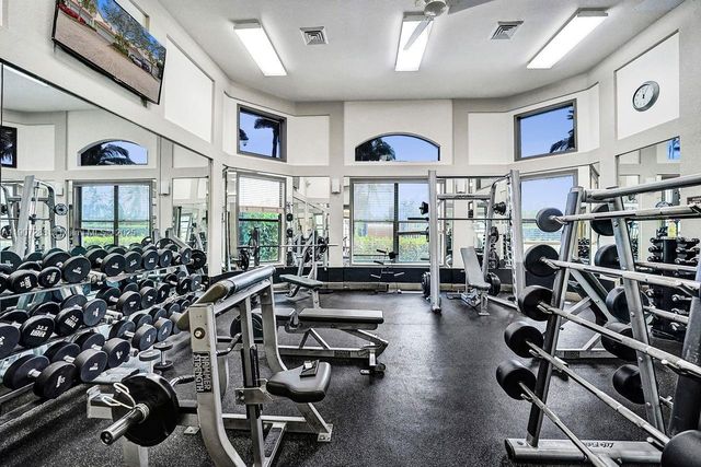 1385 Harbor Vw E, Hollywood, FL 33019