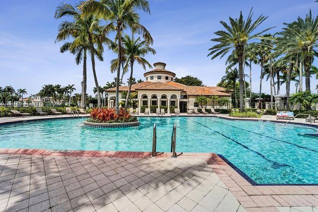 1385 Harbor Vw E, Hollywood, FL 33019