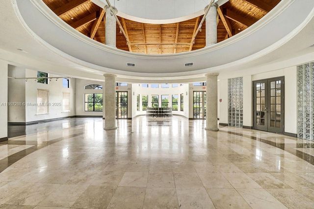 1385 Harbor Vw E, Hollywood, FL 33019