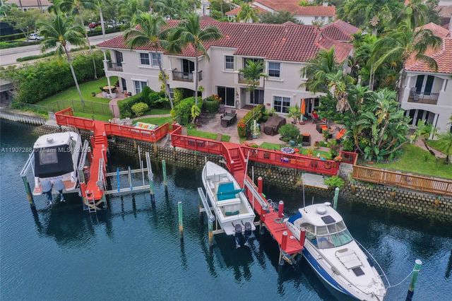 1385 Harbor Vw E, Hollywood, FL 33019