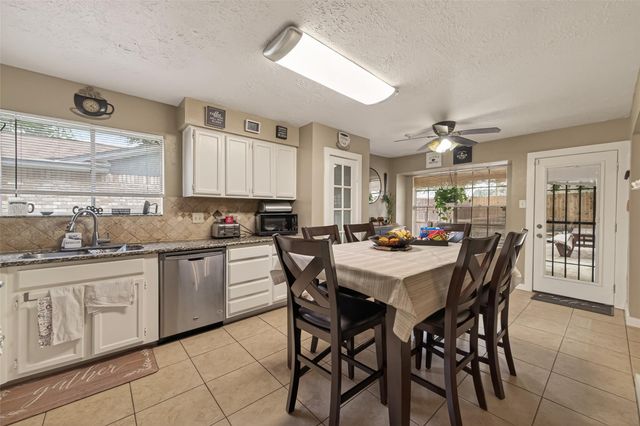 1915 Delphi Lane, Houston, TX 77067