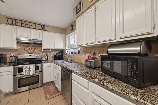 1915 Delphi Lane, Houston, TX 77067