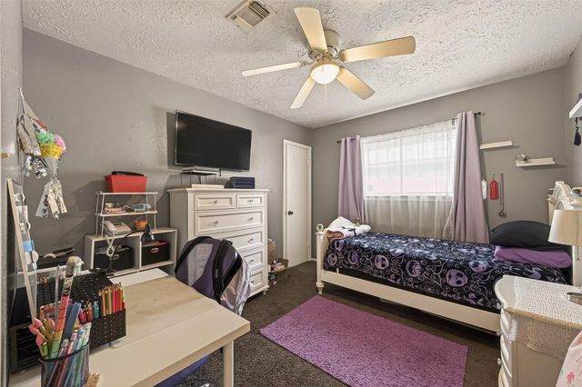 1915 Delphi Lane, Houston, TX 77067