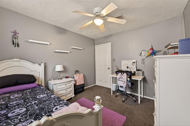 1915 Delphi Lane, Houston, TX 77067
