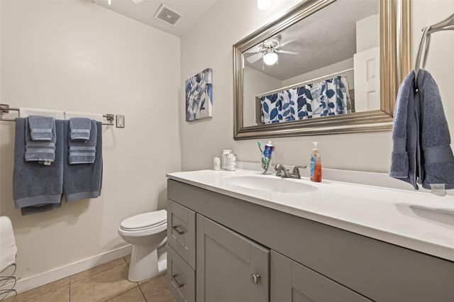 1915 Delphi Lane, Houston, TX 77067