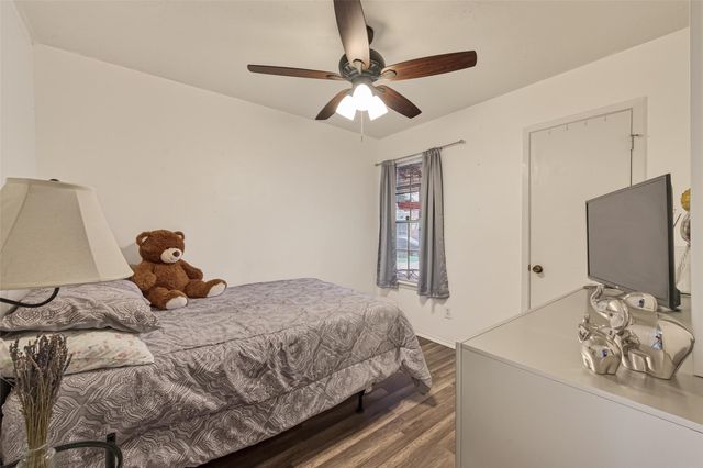 1915 Delphi Lane, Houston, TX 77067