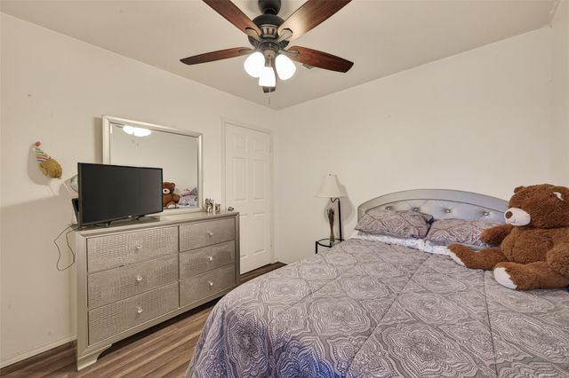 1915 Delphi Lane, Houston, TX 77067