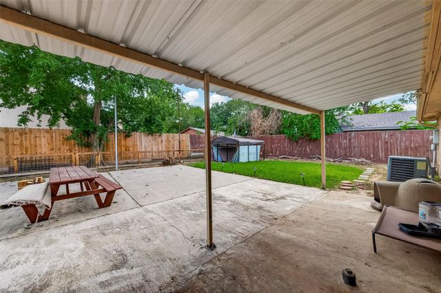 1915 Delphi Lane, Houston, TX 77067