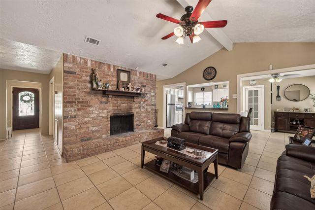 1915 Delphi Lane, Houston, TX 77067