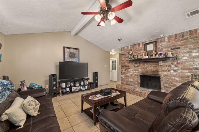 1915 Delphi Lane, Houston, TX 77067