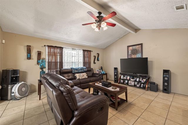 1915 Delphi Lane, Houston, TX 77067