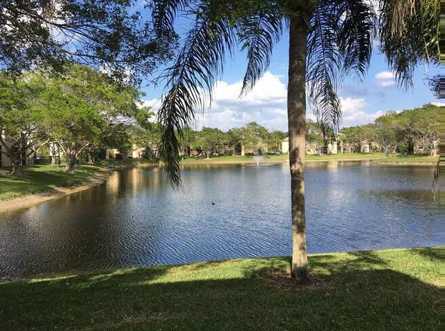 671 Cypress Lake Boulevard D21, Deerfield Beach, FL 33064