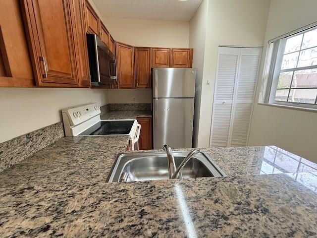 671 Cypress Lake Boulevard D21, Deerfield Beach, FL 33064