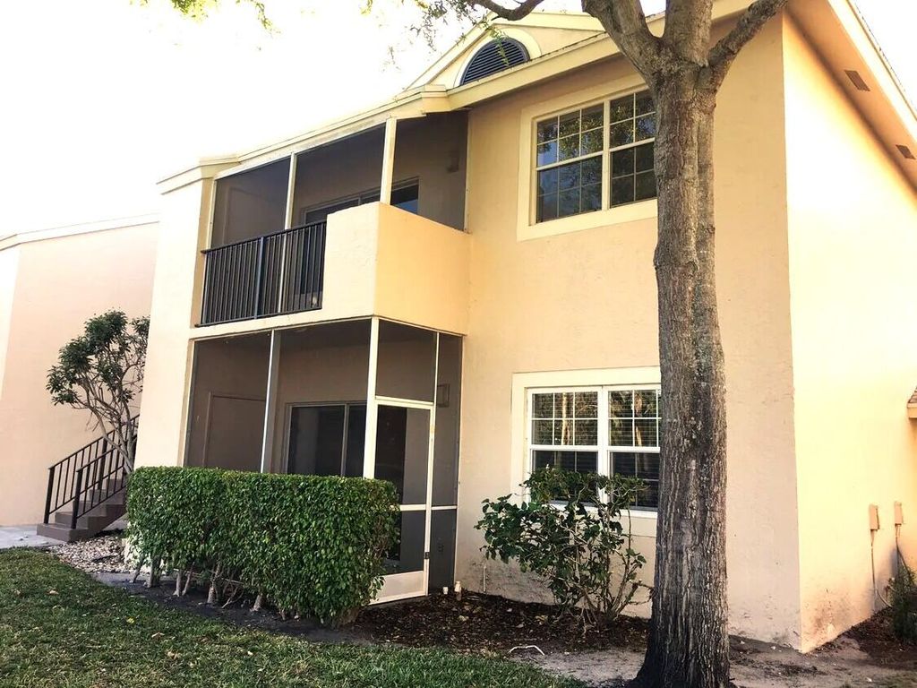 671 Cypress Lake Boulevard D21, Deerfield Beach, FL 33064