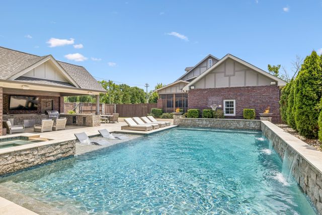 4601 Granny White Pike, Nashville, TN 37220