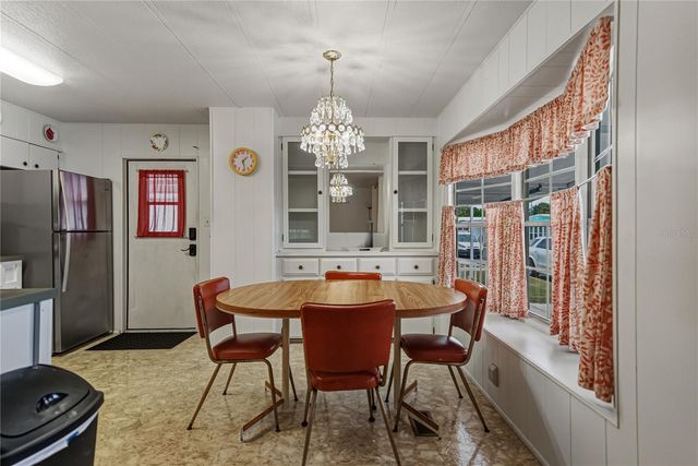 37843 BARCELONA AVENUE, Zephyrhills, FL 33541