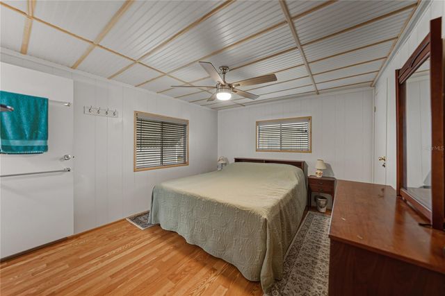 37843 BARCELONA AVENUE, Zephyrhills, FL 33541