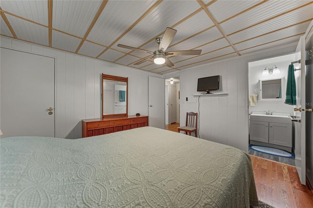 37843 BARCELONA AVENUE, Zephyrhills, FL 33541