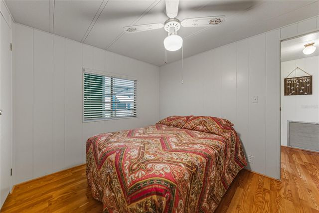 37843 BARCELONA AVENUE, Zephyrhills, FL 33541