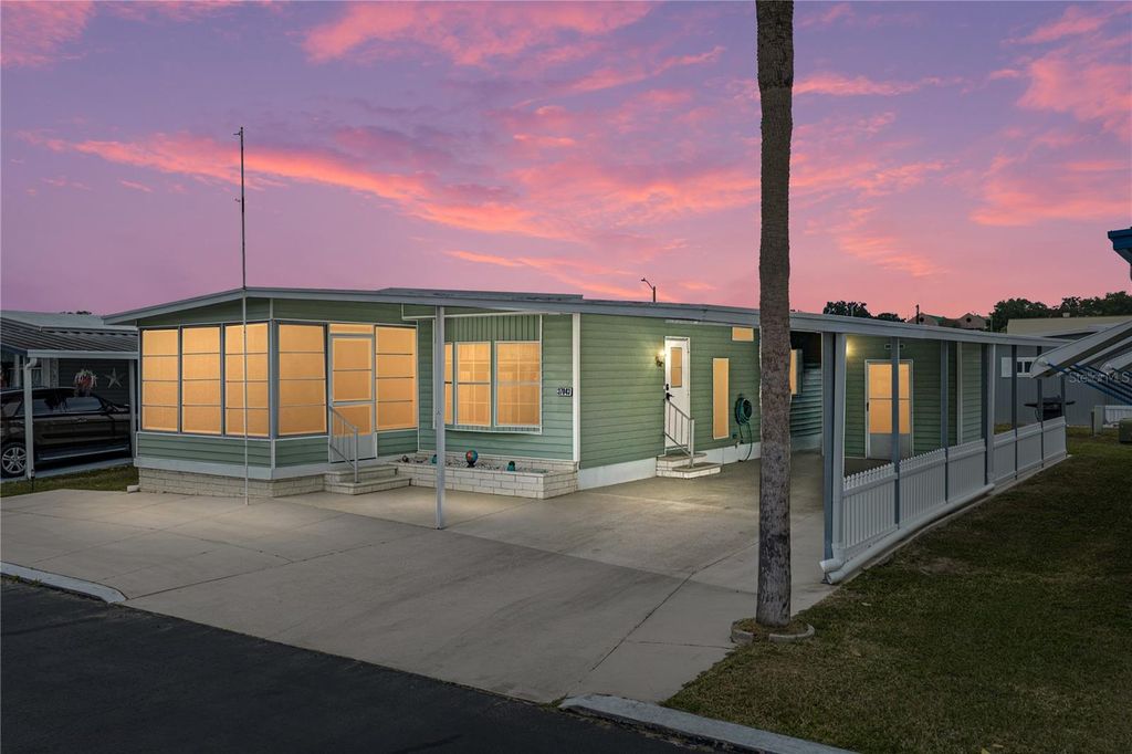 37843 BARCELONA AVENUE, Zephyrhills, FL 33541