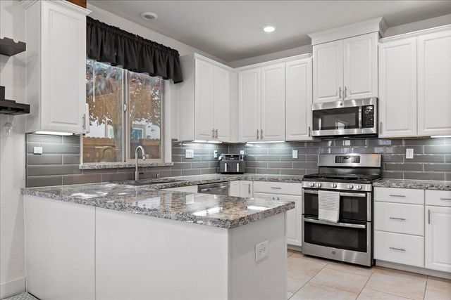 3963 Po River Way, Sacramento, CA 95834