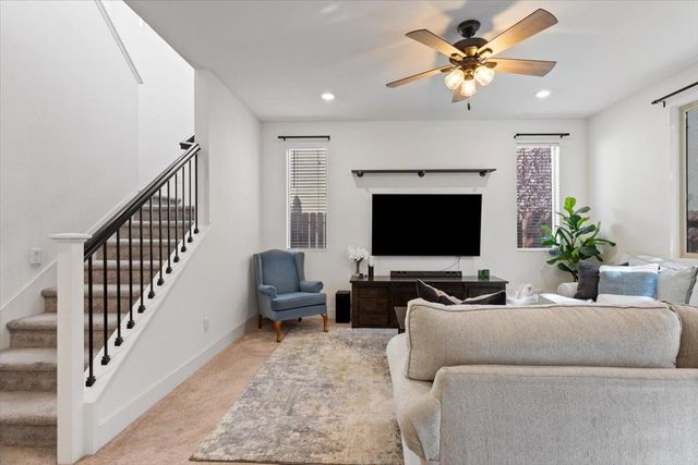 3963 Po River Way, Sacramento, CA 95834