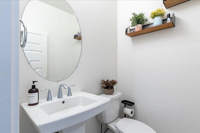 3963 Po River Way, Sacramento, CA 95834